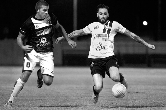 San José y Canelones, el viernes, en el estadio Eduardo Martínez Monegal, de Canelones. Foto: Santiago Mazzarovich