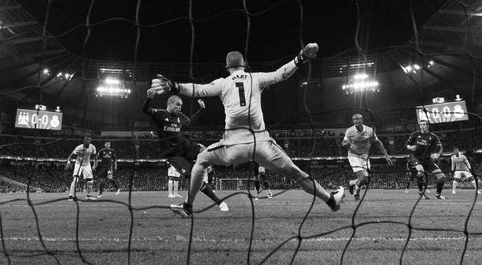 Joe Hart, de Manchester City, ataja un disparo a corta distancia de Real Madrid en el estadio Etihad en Manchester, Inglaterra. / Foto: Paul Ellis, AFP Joe Hart, de Manchester City, ataja un disparo a corta distancia de Real Madrid en el estadio Etihad en Manchester, Inglaterra. / Foto: Paul Ellis, AFP