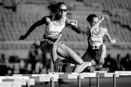 Déborah Rodríguez (i) durante la final de 400 metros con vallas del Campeonato Iberoamericano de Atletismo, el domingo, en el Estadio Olímpico en Río de Janeiro. Foto: Yasuyoshi Chiba, Afp Déborah Rodríguez (i) durante la final de 400 metros con vallas del Campeonato Iberoamericano de Atletismo, el domingo, en el Estadio Olímpico en Río de Janeiro. Foto: Yasuyoshi Chiba, Afp