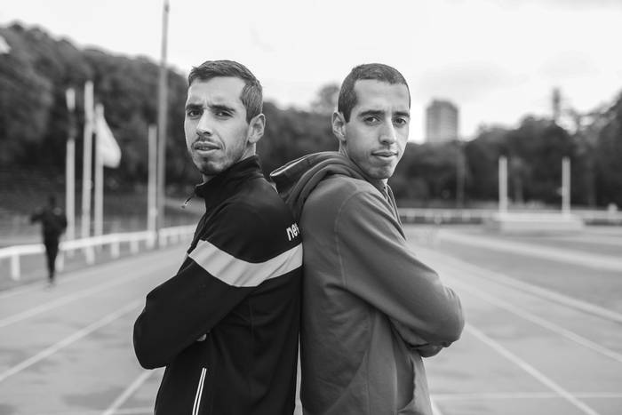 Martín y Nicolás Cuestas, en la Pista de Atletismo. Foto: Santiago Mazzarovich