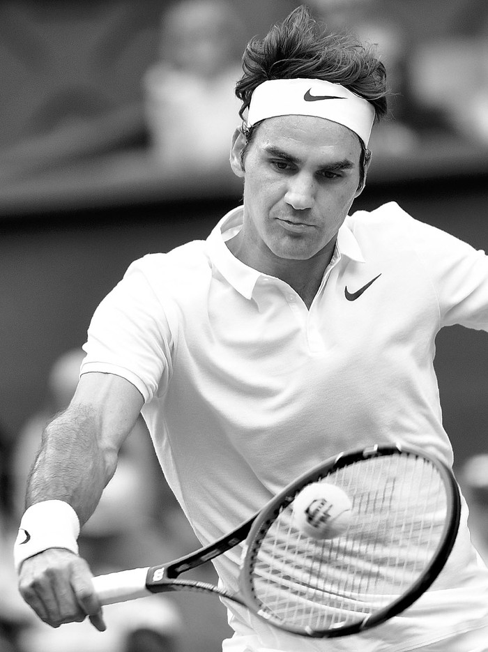 Roger Federer durante el partido con Steve Johnson,
ayer, en Wimbledon. Foto: Leon Neal, Afp Roger Federer durante el partido con Steve Johnson,
ayer, en Wimbledon. Foto: Leon Neal, Afp