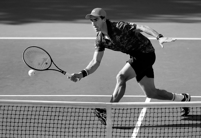 Pablo Cuevas durante el partido con Dudi Sela, de Israel, ayer, en Nueva York. Foto: Kena Betancur, Afp
