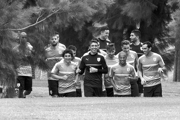 Entrenamiento de la selección uruguaya, en lunes en el Complejo Celeste. Foto: Miguel Rojo, AFP