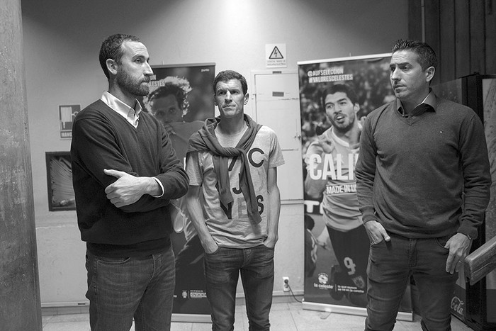 Michael Etulain, Diego Scotti y Adrián Berbia, el 26 de junio, en la Asociación Uruguaya de Fútbol. Foto: Andrés Cuenca