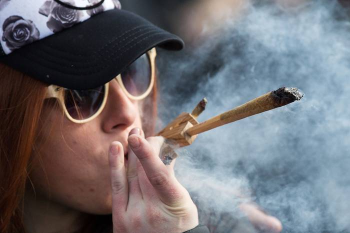 Acto por la marihuana legal en Ottawa, Ontario, Canadá (archivo, abril de 2018). · Foto: Lars Hagberg, AFP