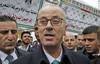 Rami Hamdallah, primer ministro palestino, en la aldea de Beit Ula, al norte de la ciudad cisjordana de Hebrón, el 28 de enero.
Rami Hamdallah, primer ministro palestino, en la aldea de Beit Ula, al norte de la ciudad cisjordana de Hebrón, el 28 de enero.