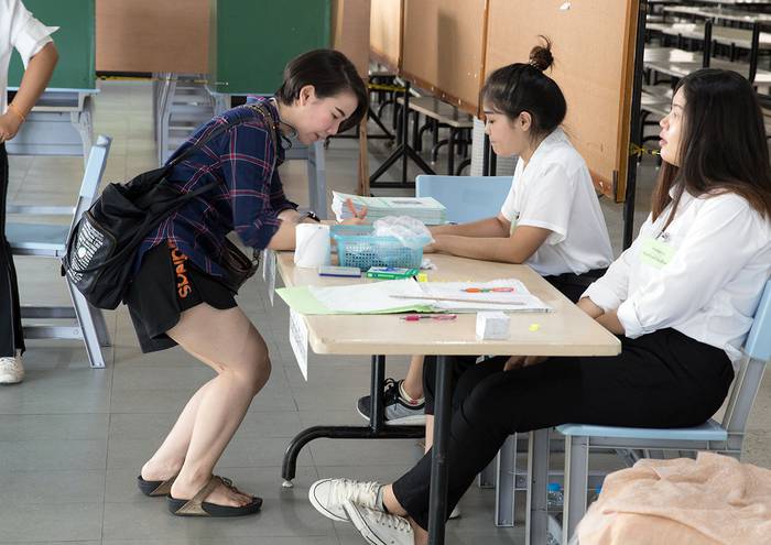 Votación en un circuito electoral en Bangkok, Tailandia, el domingo.

 · Foto: Zhang Keren