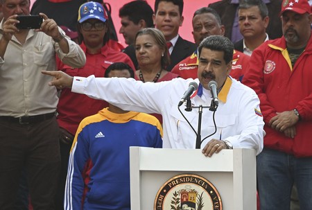 Nicolás Maduro durante un acto frente al Palacio Presidencial de Miraflores (archivo, mayo 2019).
· Foto: Marvin Recinos, AFP Nicolás Maduro durante un acto frente al Palacio Presidencial de Miraflores (archivo, mayo 2019).
· Foto: Marvin Recinos, AFP