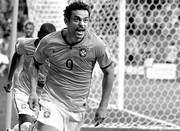 Fred, de Brasil, tras convertir ante Camerun en el Estadio Nacional de Brasilia (Brasil). / Foto: Robert Ghement, Efe.