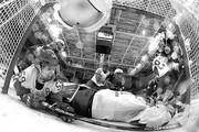 Hockey sobre hielo entre los equipos femeninos de Rusia y Estados Unidos, ayer, en los Juegos Olímpicos de Invierno, en Pyeongchang. Foto: Bruce Bennett, AFP