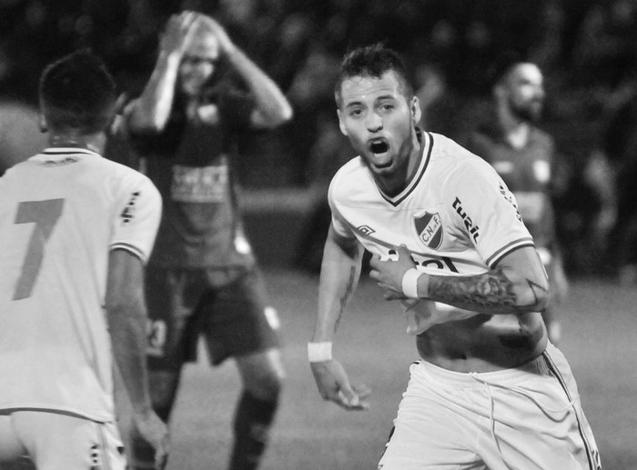 Nicolás López festeja el segundo gol de Nacional, ayer en el estadio Franzini. Foto: Federico Gutiérrez