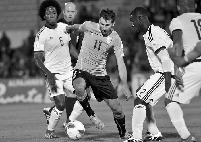 Christian Stuani, de Uruguay, durante el partido con Colombia, el martes en el estadio Centenario. Foto: Federico Gutiérrez Christian Stuani, de Uruguay, durante el partido con Colombia, el martes en el estadio Centenario. Foto: Federico Gutiérrez