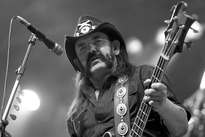 Lemmy Kilmister, durante un concierto en el Paleo Festival en Nyon, Suiza. Foto: Salvatore di Nolfi (archivo, julio de 2010)