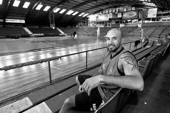 Sebastián Vázquez en la cancha de Goes. Foto: Federico Gutiérrez Sebastián Vázquez en la cancha de Goes. Foto: Federico Gutiérrez