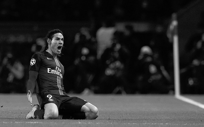 Edinson Cavani, de Paris Saint-Germain, festeja un gol a Chelsea, ayer,
en el Parque de los Príncipes, en París. Foto: Franck Fife, Afp Edinson Cavani, de Paris Saint-Germain, festeja un gol a Chelsea, ayer,
en el Parque de los Príncipes, en París. Foto: Franck Fife, Afp