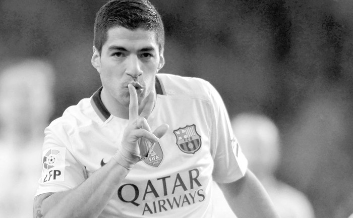 Luis Suárez celebra uno de sus cuatro goles frente al Deportivo La Coruña, ayer, en el estadio Municipal de Riazor / Foto: Miguel Riopa, Afp