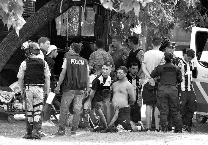 Operativo policial, el domingo, en el estadio Centenario. Foto: Federico Gutiérrez