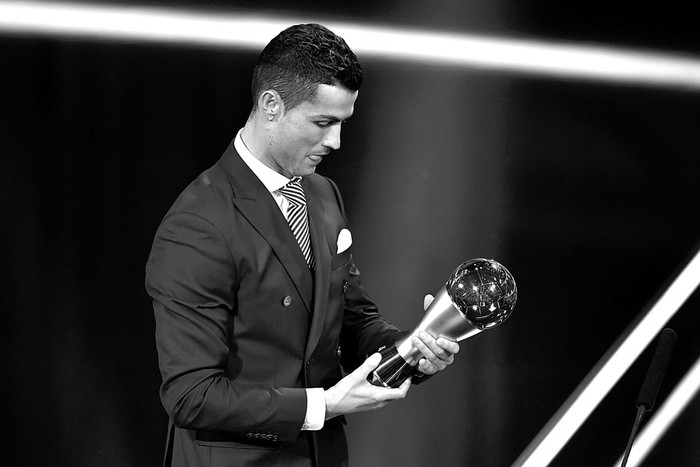 Cristiano Ronaldo en la ceremonia de entrega de los premios FIFA, ayer, en Zúrich. Foto: Fabrice Coffrini, AFP