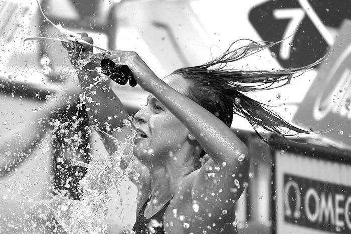 La italiana Federica Pellegrini, después de ganar la final femenina de 200 metros libre, ayer, en el Campeonato Mundial 2017 FINA, en Budapest. Foto: Christophe Simon, AFP