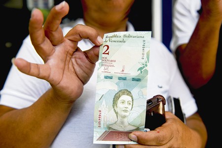 Nuevos bolívares, ayer, en Caracas. · Foto: Federico Parra Nuevos bolívares, ayer, en Caracas. · Foto: Federico Parra