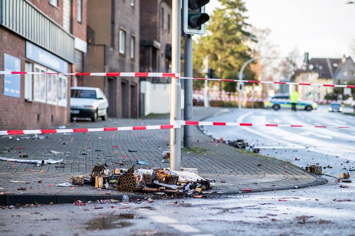 Área donde un hombre atacó a varias personas, ayer, en la ciudad de Bottrop, Alemania.
foto: marcel kusch, afp
 · Foto: Marcel Kusch