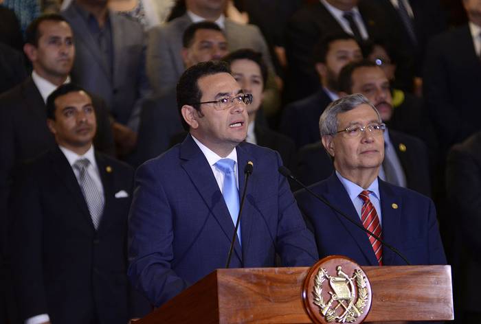 Jimmy Morales, presidente guatemalteco, hace una declaración en el Palacio de la Cultura en la ciudad de Guatemala.
foto: noé pérez, afp
 · Foto: Noé Pérez
