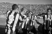 Carlos Núñez, Matías Aguirregaray, Antonio Pacheco, Marcelo Zalayeta y Sebastián Píriz, ayer, tras el gol de Pacheco ante Nacional, en el estadio Centenario.