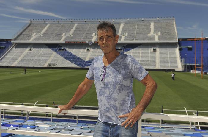 Julio César Giménez, en el estadio José Amalfitani, de Vélez Sarsfield. 
 · Foto: Enrique García Medina