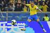 Dani Alves, de Brasil, durante el partido ante Paraguay, en el estadio Arena do Gremio, en Porto Alegure. Foto: luis acosta, AFP · Foto: Luis Acosta, AFP Dani Alves, de Brasil, durante el partido ante Paraguay, en el estadio Arena do Gremio, en Porto Alegure. Foto: luis acosta, AFP · Foto: Luis Acosta, AFP