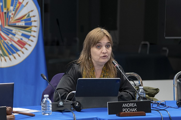 Andrea Pochak, durante una audiencia pública. foto: CIDH