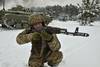 Reservas del Ejército ucraniano hacen maniobras militares en el Centro de Entrenamiento del Ejército cerca de la aldea de Desna, región de Chernigiv en el norte de Ucrania, el 19 de diciembre. Reservas del Ejército ucraniano hacen maniobras militares en el Centro de Entrenamiento del Ejército cerca de la aldea de Desna, región de Chernigiv en el norte de Ucrania, el 19 de diciembre.