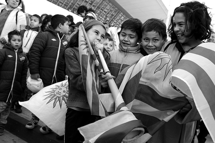 Despedida de la selección de fútbol de Uruguay, ayer, en el aeropuerto de Carrasco. / foto: nicolás celaya / Foto: Nicolás Celaya