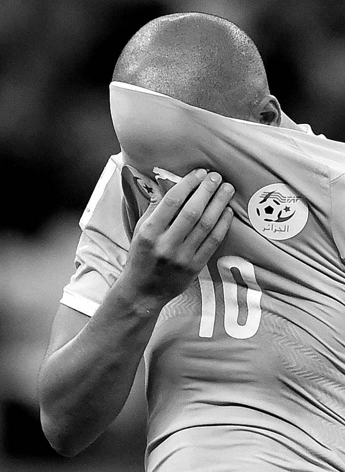 Sofiane Feghouli, de Argelia al finalizar el encuentro con Alemania, ayer, en el estadio Beira-Rio en Porto Alegre, Brasil. / Foto: Marcus Brandt, Efe