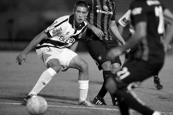 Joaquín Pereira, de Danubio, en el partido con San Lorenzo, el 19 de febrero. Foto: Nicolás Celaya