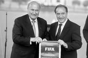 Joseph Blatter y Eugenio Figueredo en el Complejo Uruguay Celeste. Foto: Iván Franco (archivo, junio de 2012)