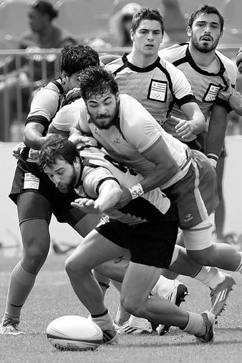 Uruguay ante Brasil en los cuartos de final de rugby seven por los Juegos Panamericanos Toronto 2015, ayer, en el estadio Toronto Footbal Club. Foto: Gerardo Correa Uruguay ante Brasil en los cuartos de final de rugby seven por los Juegos Panamericanos Toronto 2015, ayer, en el estadio Toronto Footbal Club. Foto: Gerardo Correa