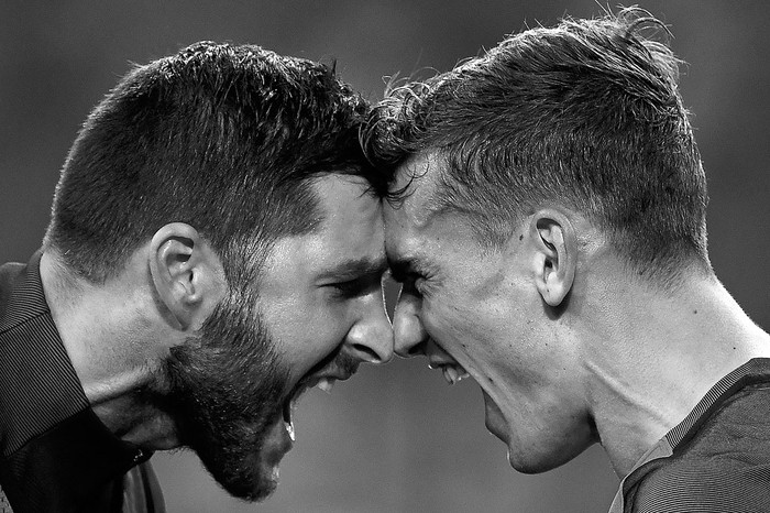 Los franceses André-Pierre Gignac y Antoine Griezmann festejan un gol a Alemania en la semifinal
de la Eurocopa, ayer, en Marsella, Francia. Foto: Franck Fife, Afp