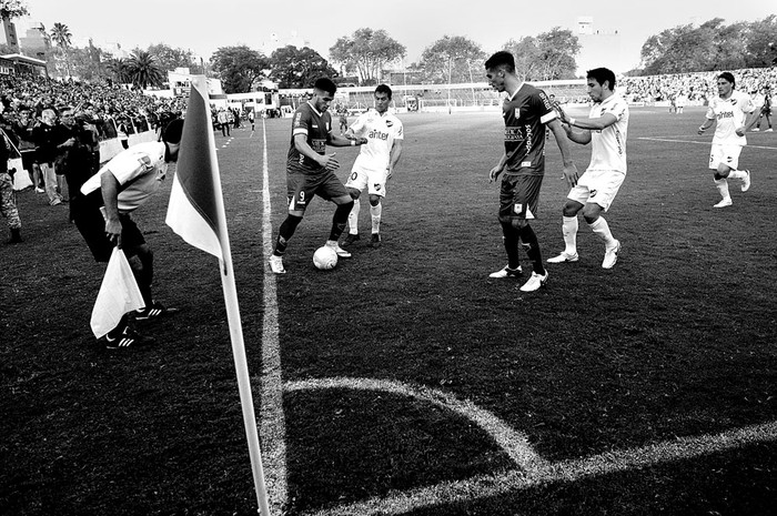 Defensor Sporting frente a Nacional, el sábado, en el estadio Luis Franzini. Foto: Federico Gutiérrez