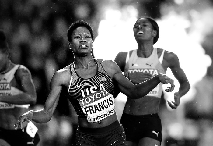 La atleta estadounidense Phyllis Francis gana la final de 400 metros en el Campeonato Mundial de la IAAF 2017, ayer, en el estadio de Londres. Foto: Adrian Dennis, AFP