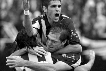 Marcelo Sosa, Bosco Frontán y Diego Alonso, ayer, tras el segundo gol de Peñarol ante Danubio, en Jardines del Hipódromo. Marcelo Sosa, Bosco Frontán y Diego Alonso, ayer, tras el segundo gol de Peñarol ante Danubio, en Jardines del Hipódromo.