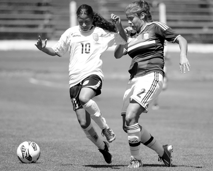 Partido entre las selecciones femeninas sub 20 de Uruguay y Argentina, en el estadio Luis Franzini.
(archivo, noviembre de 2013) · Foto: Pablo Nogueira