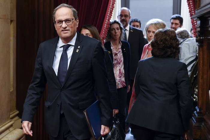 Quim Torra, presidente regional catalán, en el Parlamento de Barcelona.  · Foto: Josep Lago, AFP
