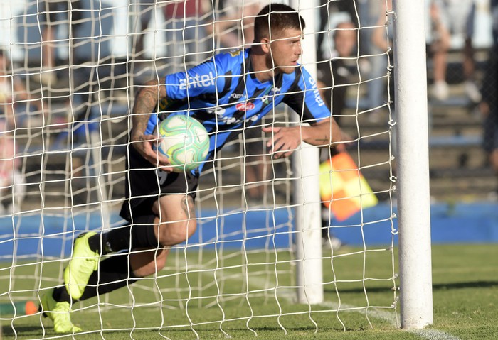 Juan Ignacio Ramírez, luego de convertir un gol para Liverpool (archivo, marzo de 2019).
 · Foto: Sandro Pereyra