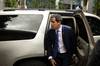 Juan Guaidó, autoproclamado presidente de Venezuela, llega a una conferencia de prensa, ayer, en el Teatro Chacao, en Caracas.
· Foto: Matias Delacroix / AFP) Juan Guaidó, autoproclamado presidente de Venezuela, llega a una conferencia de prensa, ayer, en el Teatro Chacao, en Caracas.
· Foto: Matias Delacroix / AFP)