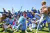 Los jugadores de Torque festejan el ascenso a primera división, el sábado, en el estadio José Nasazzi. · Foto: Alessandro Maradei Los jugadores de Torque festejan el ascenso a primera división, el sábado, en el estadio José Nasazzi. · Foto: Alessandro Maradei
