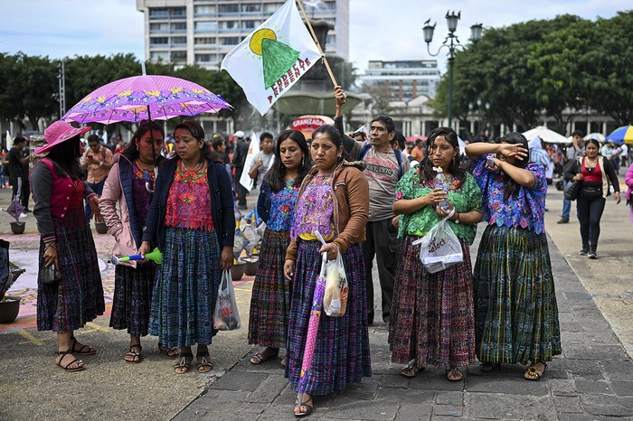 Miembros del Comité de Desarrollo Campesino durante una marcha para exigir la renuncia de la fiscal general Consuelo Porras, el 10 de julio de 2024. · Foto: Johan Ordóñez, AFP