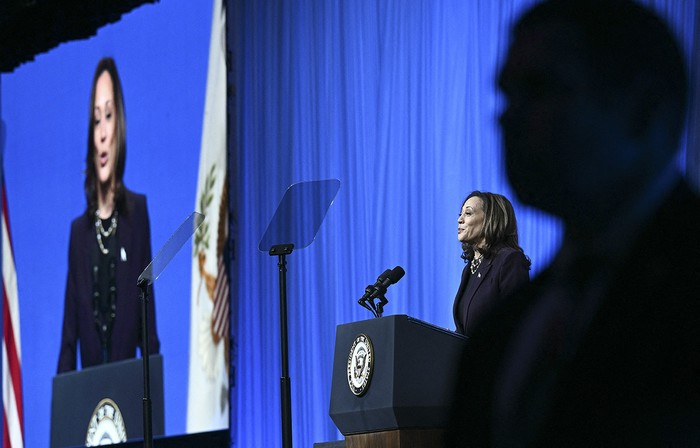 Kamala Harris, pronuncia el discurso de apertura en la 88ª Convención Nacional de la Federación Estadounidense de Maestros en Houston. · Foto: Brendan Smialowski, AFP