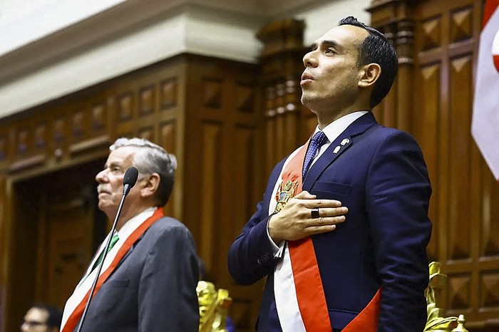 El nuevo presidente interino de Perú, José Jerí Oré en el Congreso Nacional en Lima. · Foto: S/d de autor, Andina, AFP