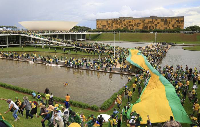 Partidarios del expresidente brasileño Jair Bolsonaro durante la invasión a la sede del Congreso en Brasilia, el 8 de enero de 2023.