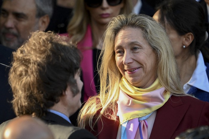 El presidente de Argentina, Javier Milei, y su hermana y secretaria general de la Presidencia, Karina Milei (archivo, abril de 2025). · Foto: Luis Robayo, AFP